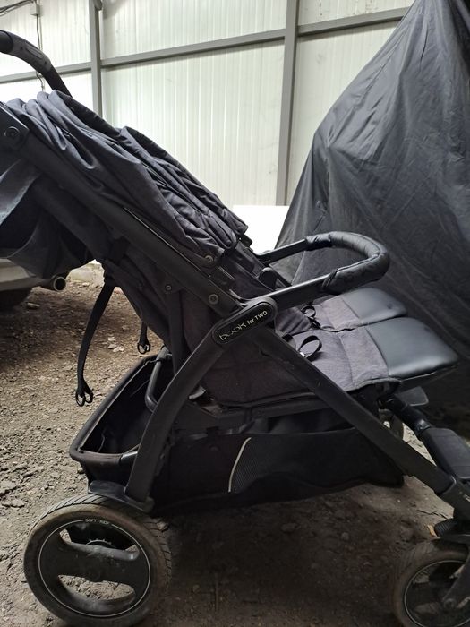 Количка за близнаци