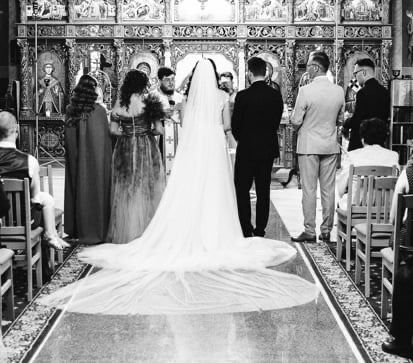 Vand rochie mireasa cu trena