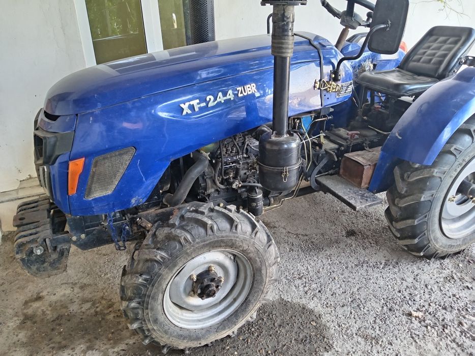 Mini traktor sotiladi jihozlari bilan/ Мини трактор сотилади жиҳозлари