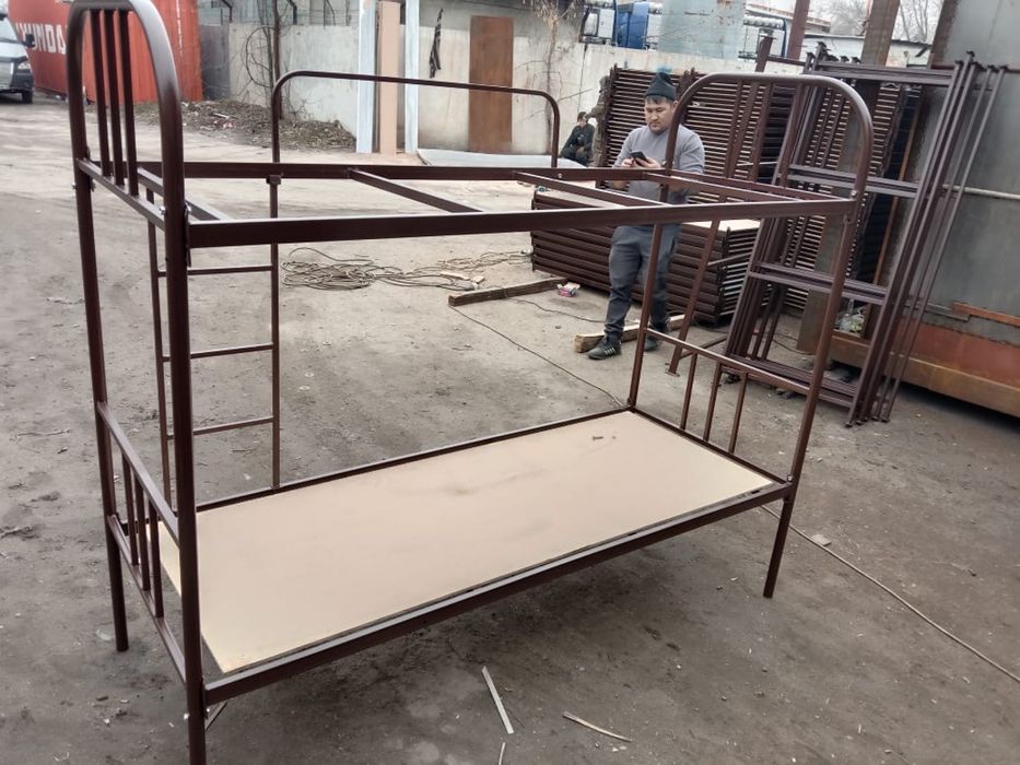 Двухъярусная кровать