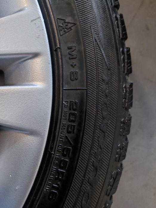 Set jante BMW OEM R16 cu anvelope de iarna