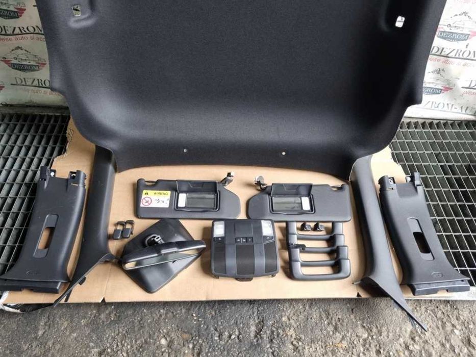 Plafon negru cu stalpi complet cu defect 0 KM Mitsubishi Eclipse Cross