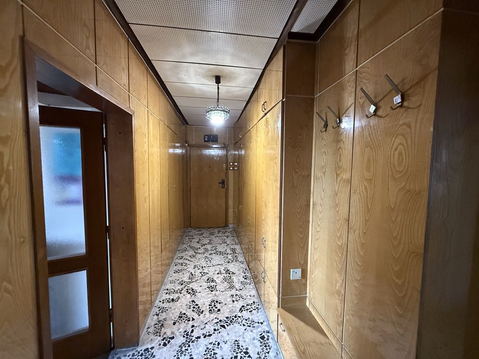 Дава се под наем Тристаен апартамент в Варна, Център - 87 кв.м за 250000 € - Снимка #4