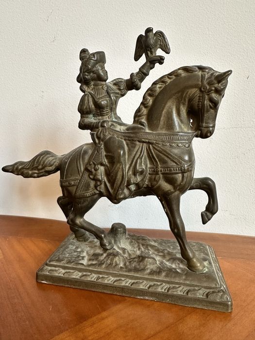 statui statuete bibelouri bronz masiv alama lemn decoratiuni scupltura