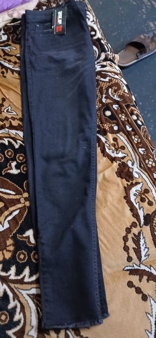 Джинсы женские  продам