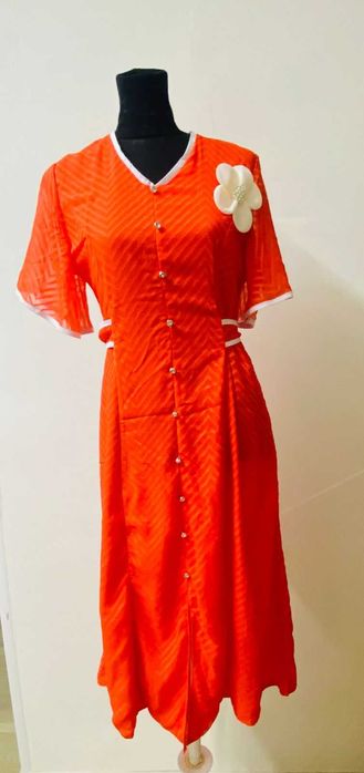 Продам женские платья