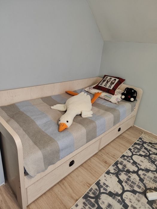 Кровать детская с матрасом