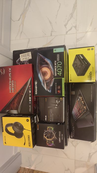 Геймърски компютър Asus