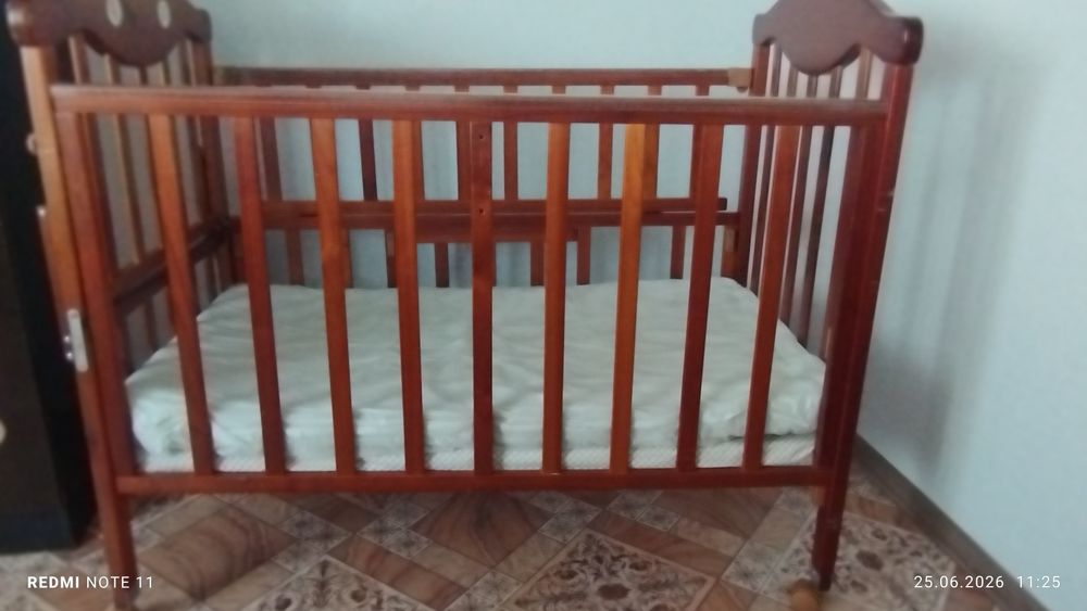 Продам детскую кроватку