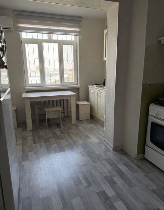 Код 892  Продам 4/4/5 ком квартиру куйлюк массив 6