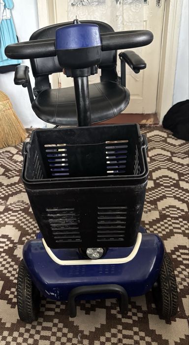 Scuter electric / cărucior electric pentru persoane cu handicap