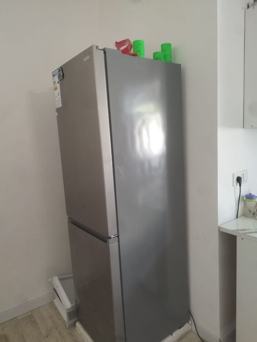 Холодильник  продам за 160000