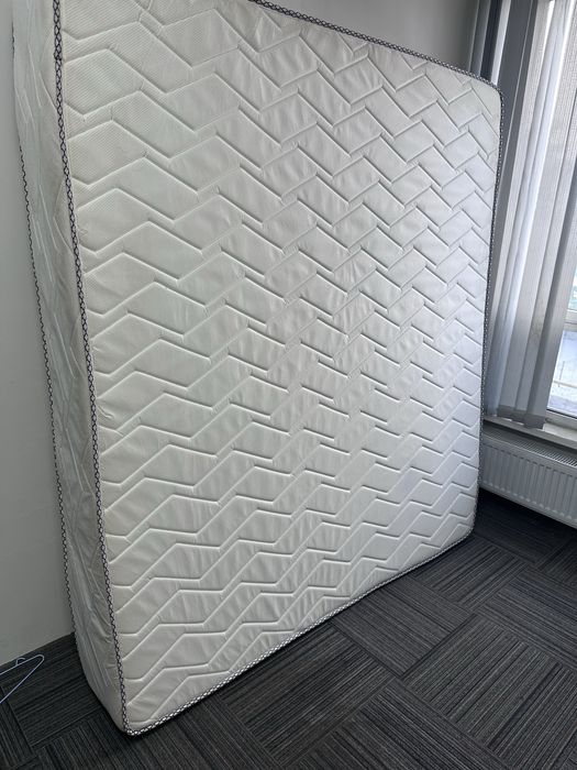 Матрас почти новый