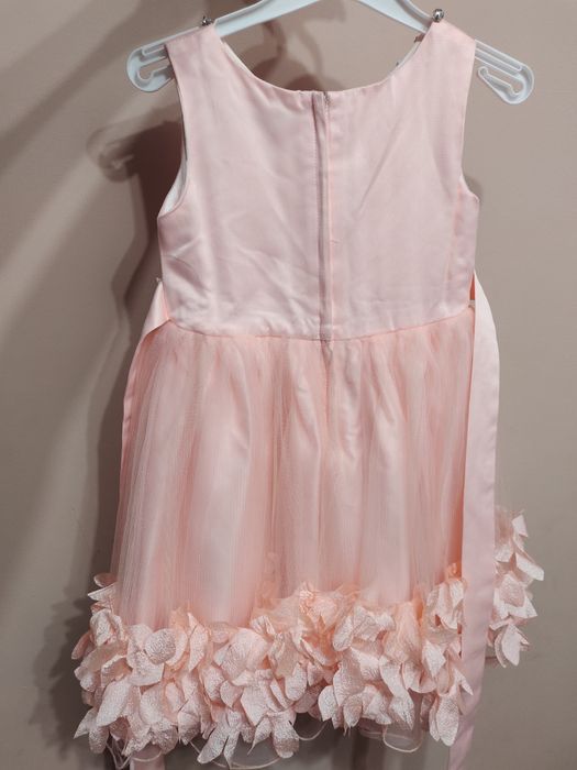 Продам платье для девочки