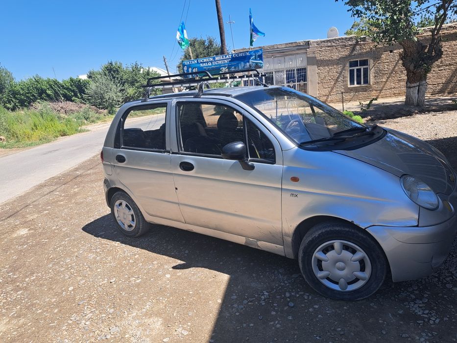 Matiz sotiladi narxini kelishtiramiz sastayanasi orta holatda yurub tu