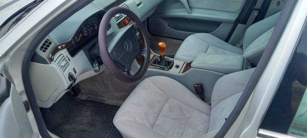 Мерцедес е230 Газ Бензин