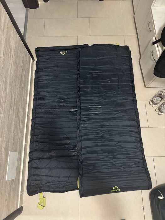 Vând 2 saltele autogonflabile Crivit – camping / drumeții