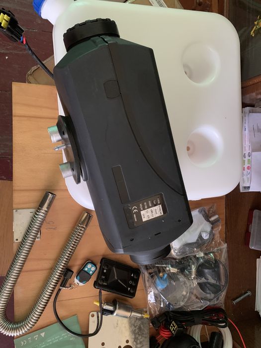 Serocou marca hCalory incalzitor tip webast 12v complet nou auxiliar