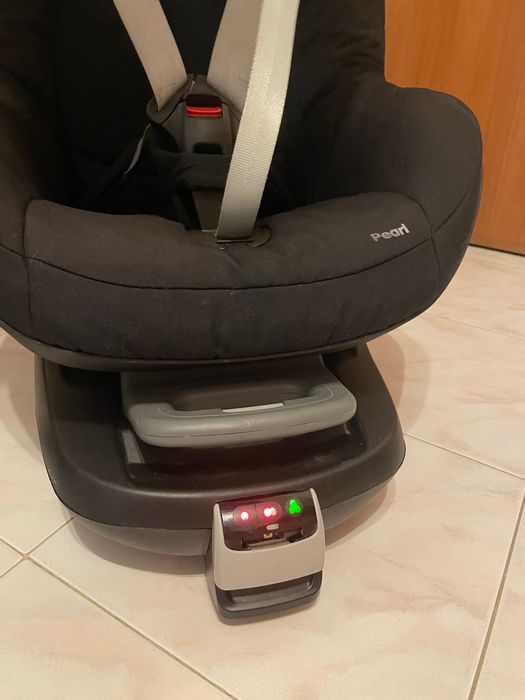 Столче за кола Maxi-Cosi Pearl с Isofix система FamilyFix