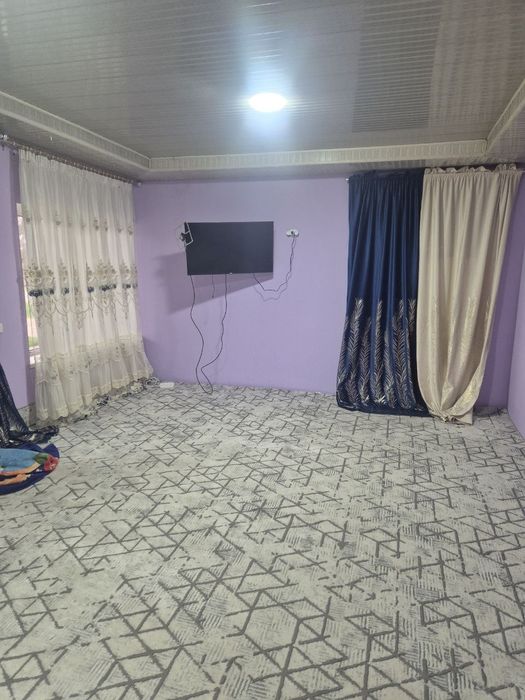 Уй сотилади, Зафаробод тумани маркази