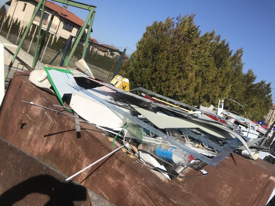 Контейнер за строителни и битови отпадъци