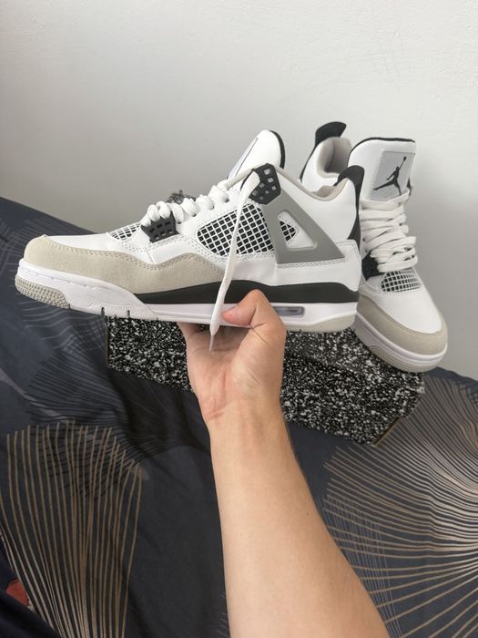 Air Jordan 4 Military Black