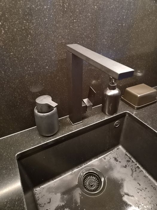 Черен Смесител за Кухня