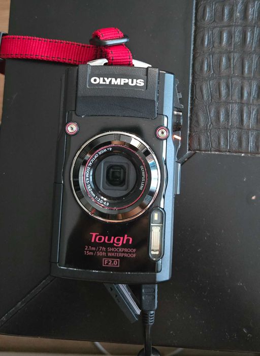 Vand aparat foto subacvatic Olympus TG 4