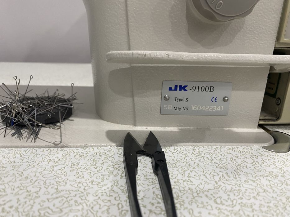 Продам швейную машинку