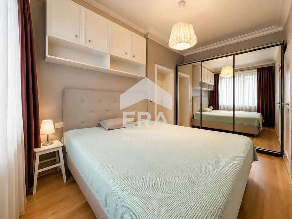 Дава се под наем Тристаен апартамент в София, Лозенец - 120 кв.м за 1100 € - Снимка #2