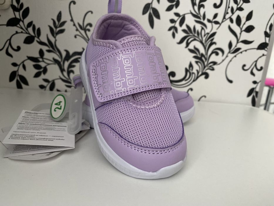 Продам кроссовки Tombi