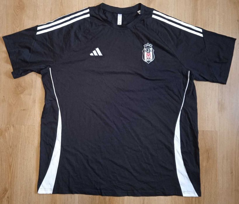 Футболни тениски на различни отбори 2