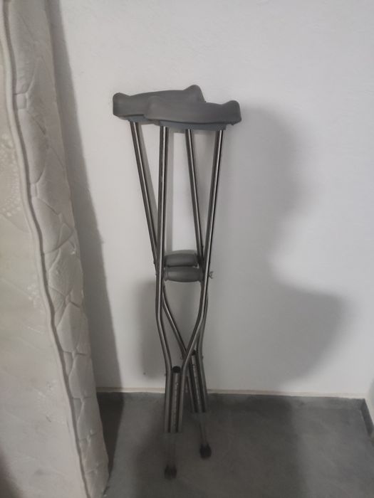 Продам стальные костыли