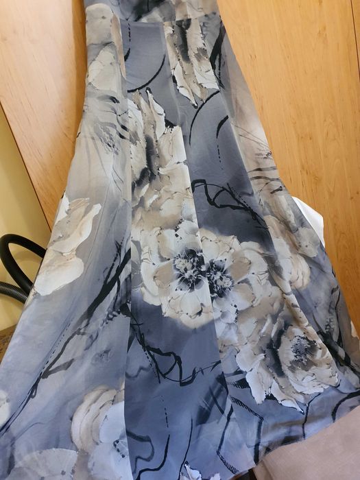 Дамска рокля от коприна, дълга, елегантна