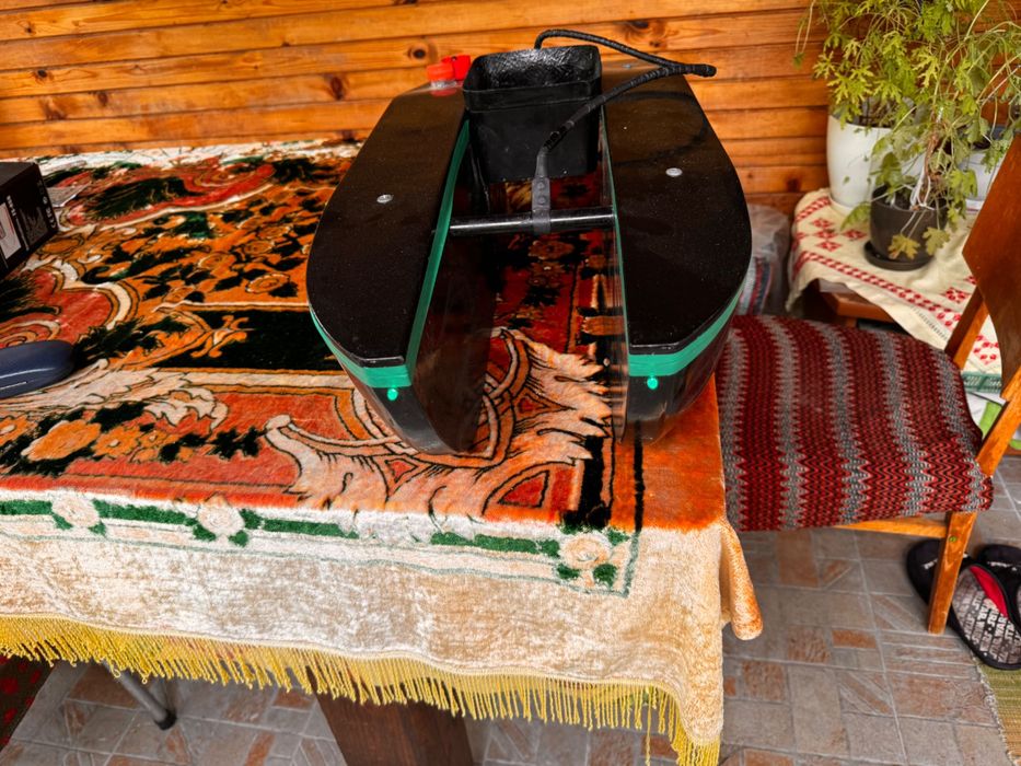 Лодка за захранка