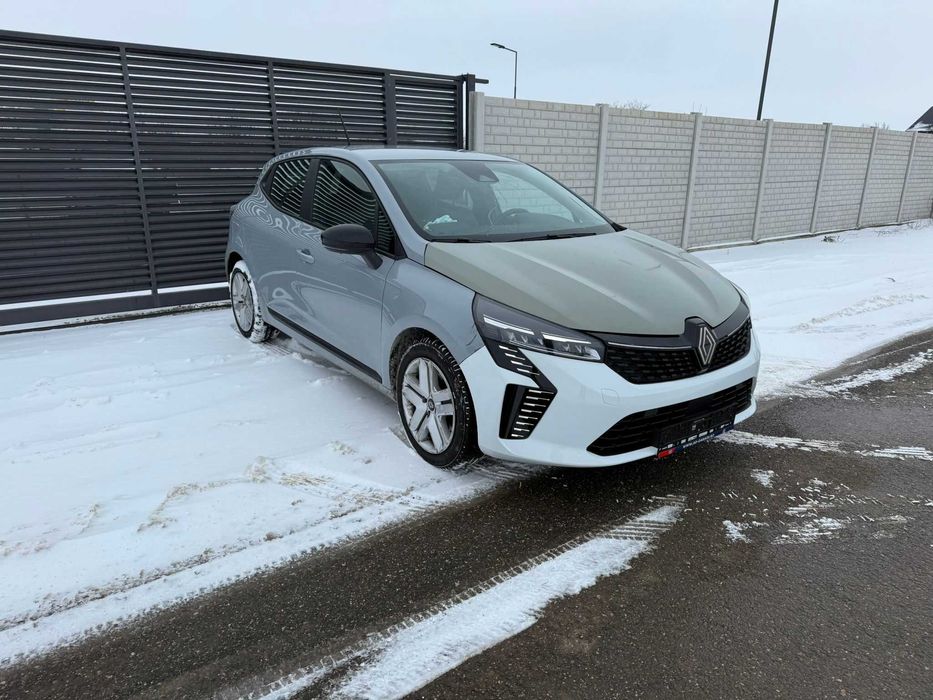 Renault Clio 5 facelift avariat