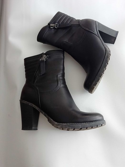 Дамски черни боти