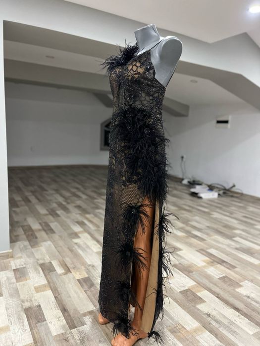 Офицялна  роклия