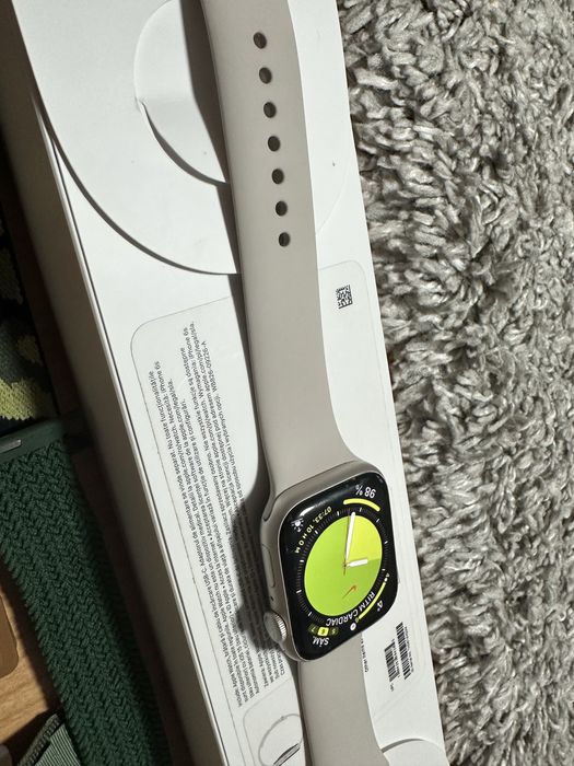 Apple watch seria 7 baterie 90%