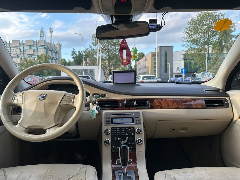 Volvo s80     2. 4 diesel