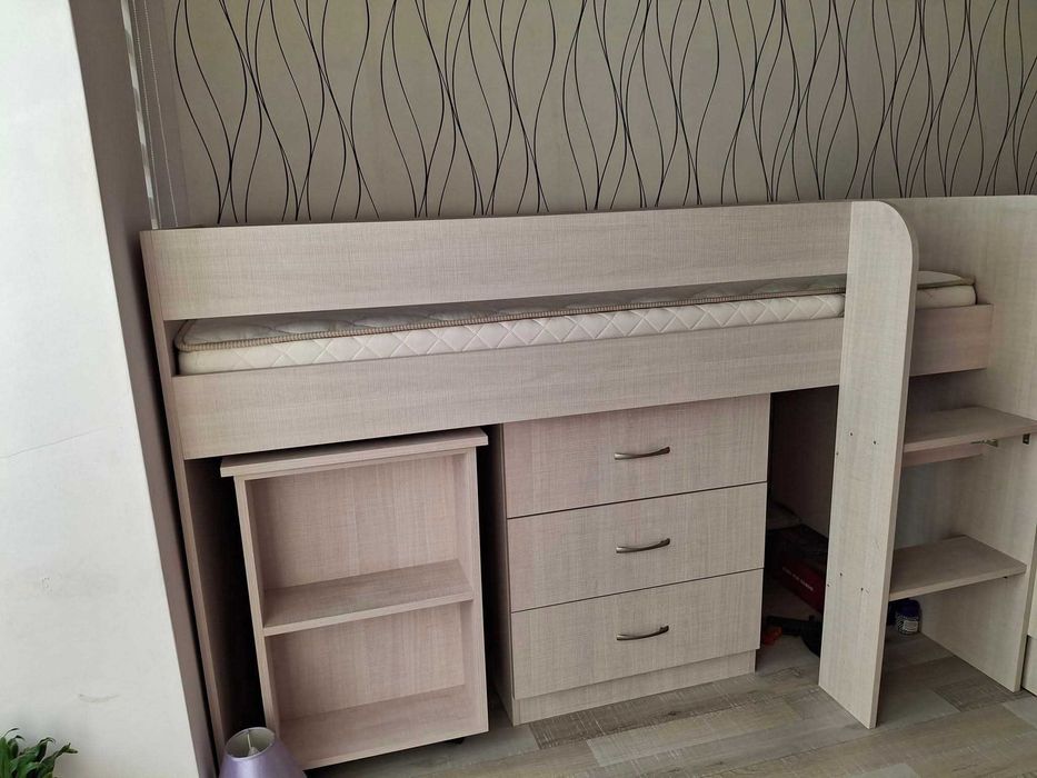 Детско легло с бюро