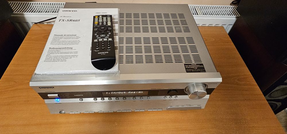 Onkio TX-SR605 7.1 AV Receiver.