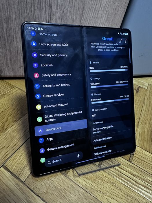 Samsung Galaxy Z Fold 5 512GB Phantom Black малък дефект