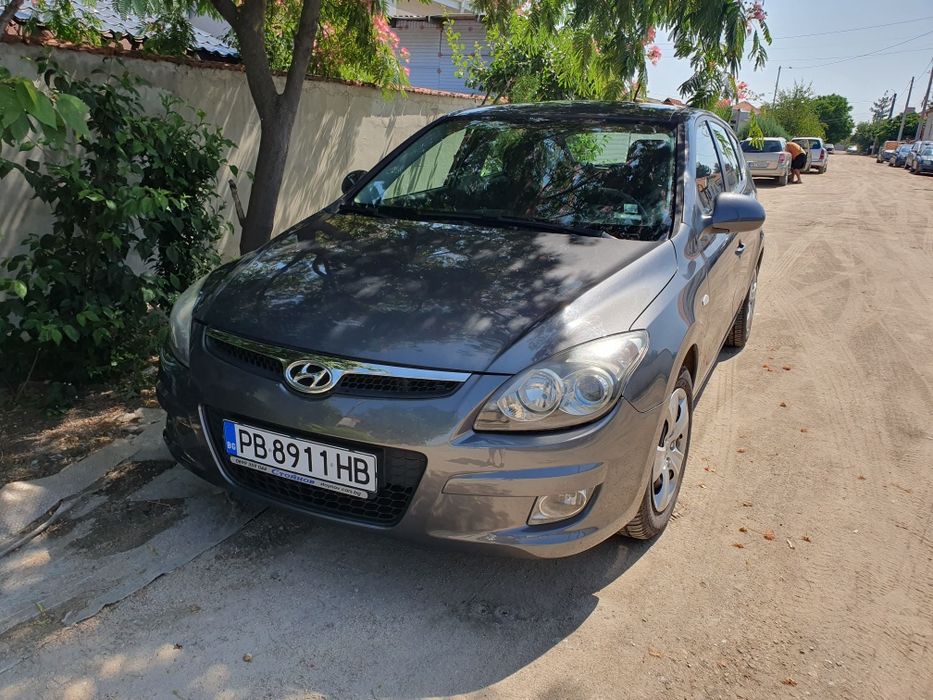 Продавам Хюндай I 30