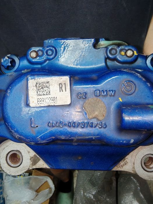 Спирачни апарати и дискове за BMW G32