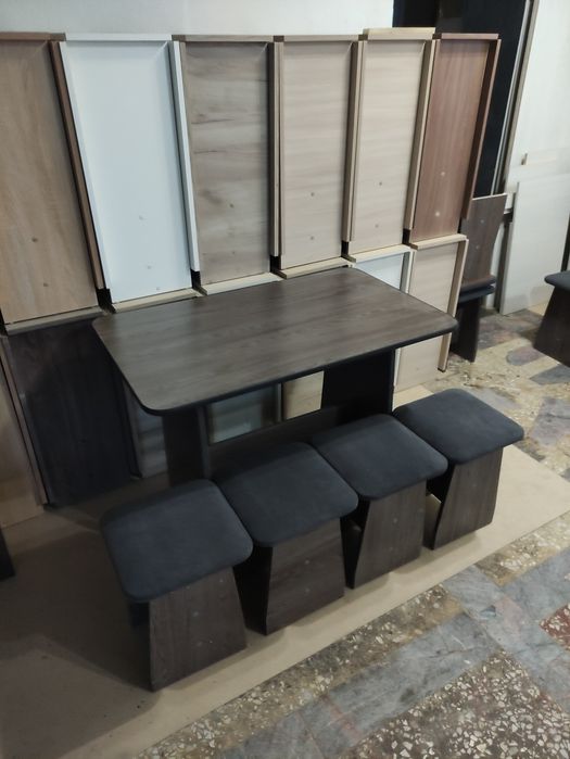 Стол кухонный. Доставка по городу