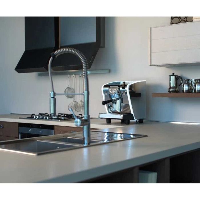 Espressor profesional Nuova Simonelli Musica cu rezervor apă–model LUX