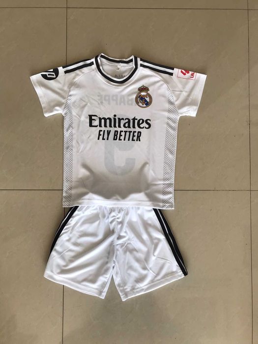 Комплект дълъг с къс екип Реал М. и Мбапе 10 2026 БГ производство