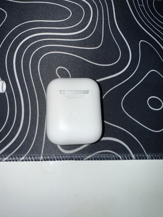 AirPods 2nd Generation + Wireless Charging Case (без кутия)