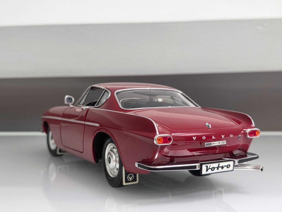 Macheta Auto Colectie 1/18 Revell Volvo P1800 S